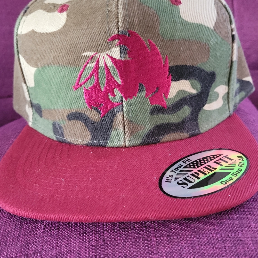 Camo & Maroon Wutang hat Nwt
